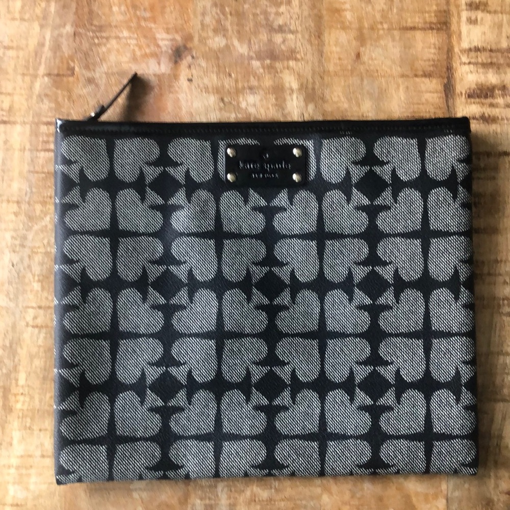 Kate Spade Pouch ♠️